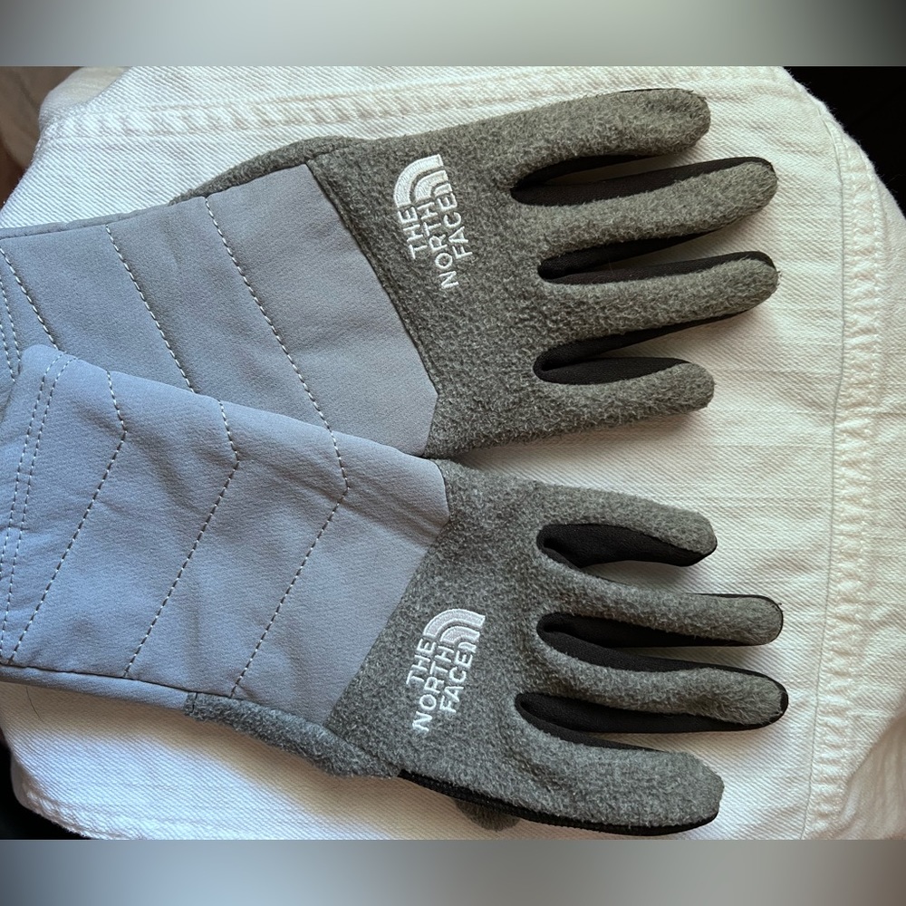 Small The North Face gloves